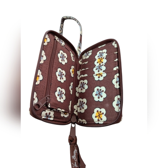 EUC Vera Bradley Zip Around Wallet Wristlet Brown Cream Floral Paisley - Picture 3 of 3